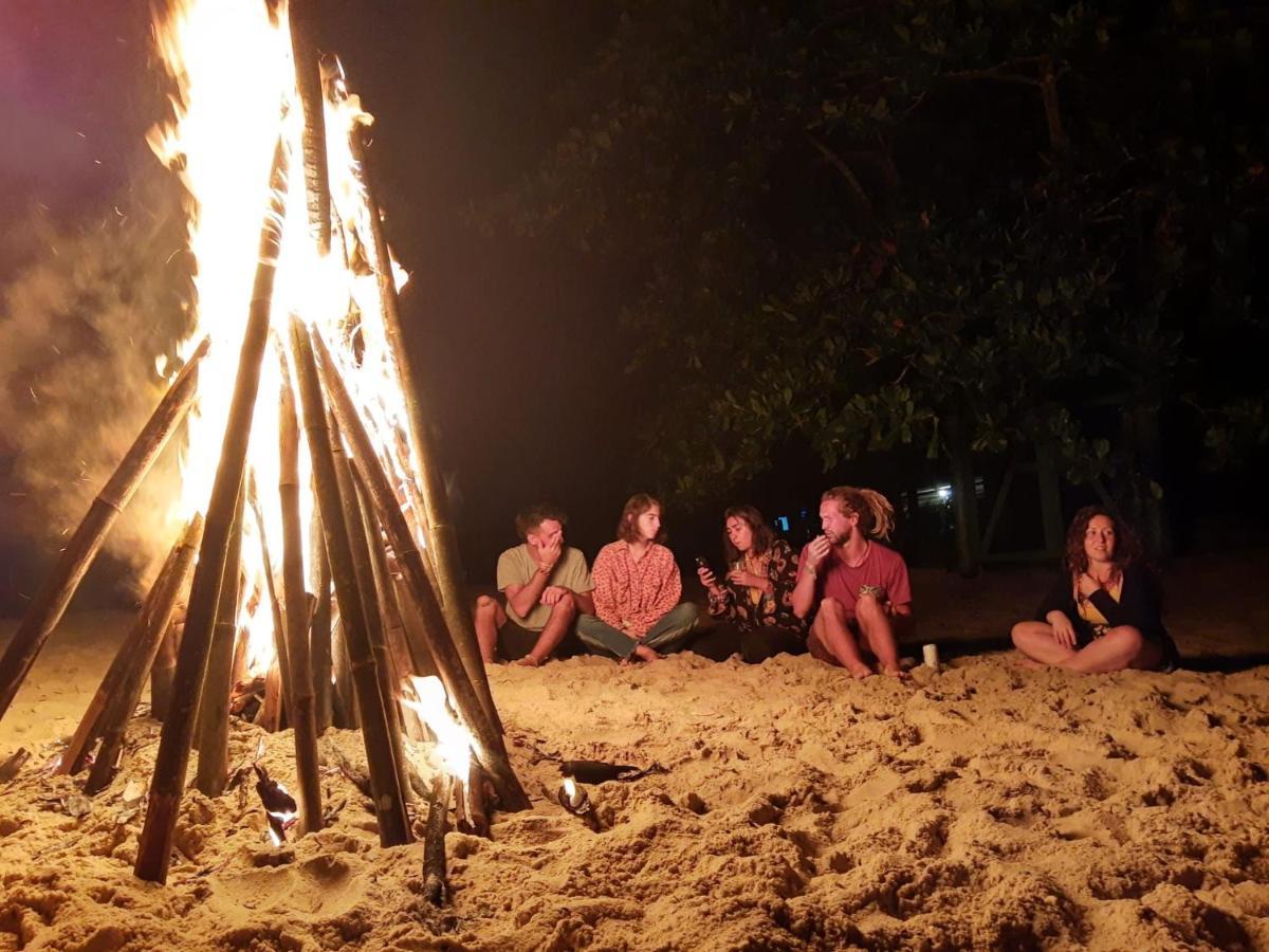 Hostel Tropico De Capricornio - Tenorio Ubatuba Kültér fotó