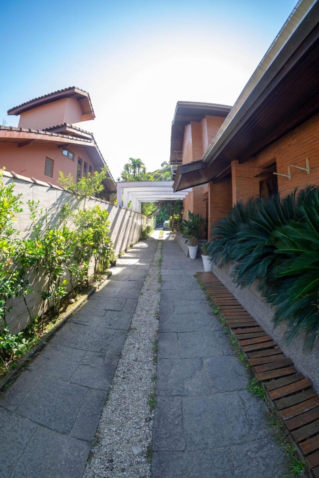 Hostel Tropico De Capricornio - Tenorio Ubatuba Kültér fotó